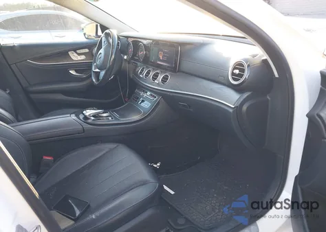 2018 Mercedes-Benz E 300 4Matic z USA, uszkodzony, nr VIN WDDZF4KB4JA354178